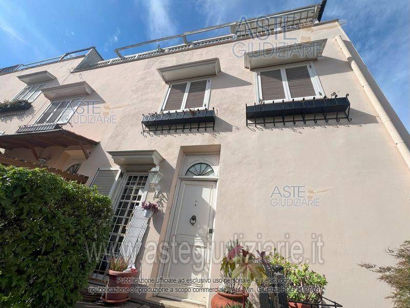 casa indipendente in vendita a Roma in zona Magliana Vecchia