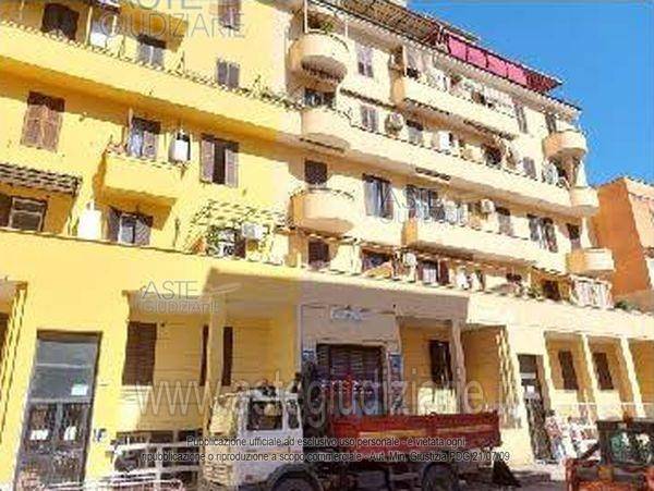 appartamento in vendita a Roma in zona Tuscolano