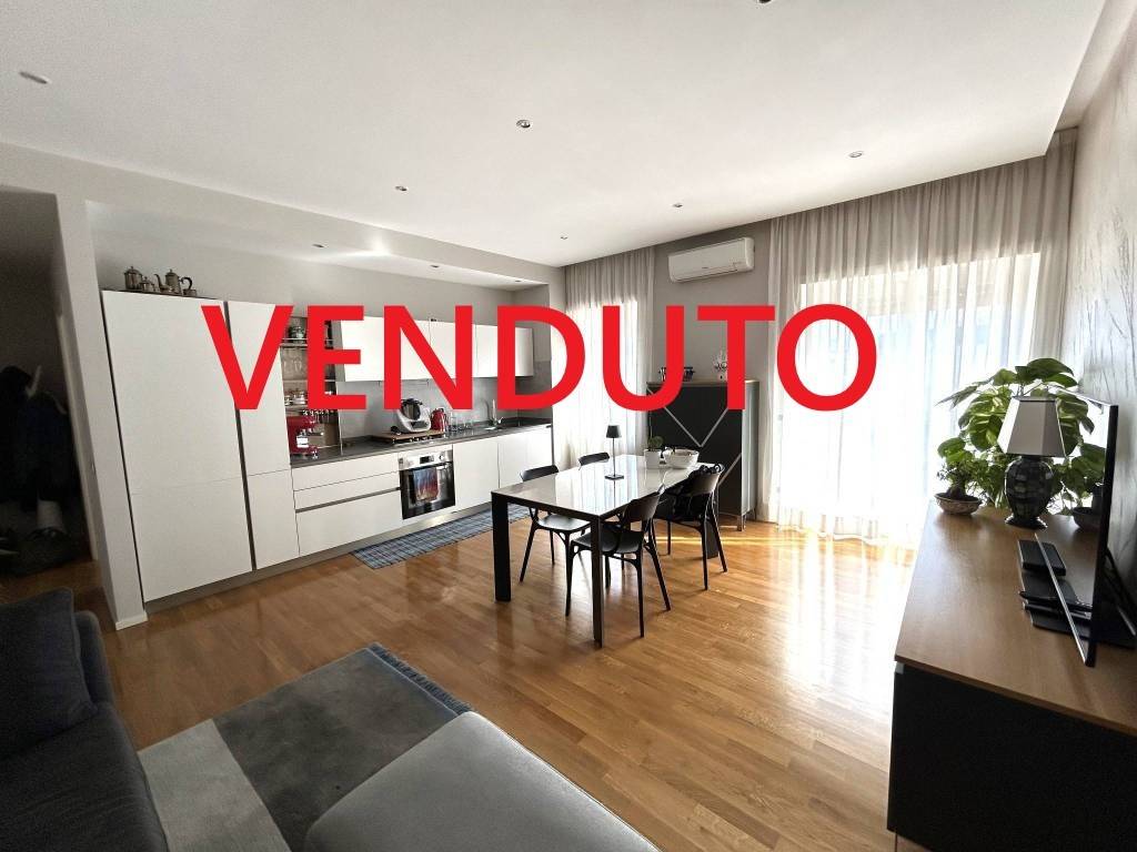 appartamento in vendita a Roma in zona Acilia