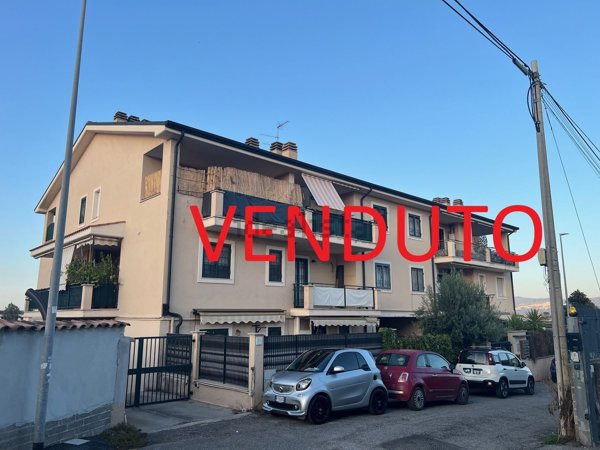 appartamento in vendita a Roma in zona Castelverde