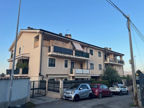 appartamento in vendita a Roma in zona Castelverde