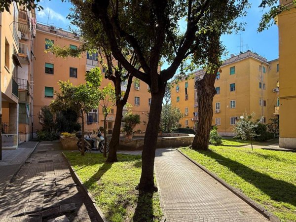 appartamento in vendita a Roma in zona Acilia