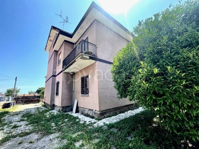 appartamento in vendita a Roma in zona Acilia