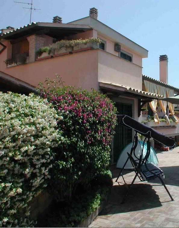 casa indipendente in vendita a Roma in zona Infernetto