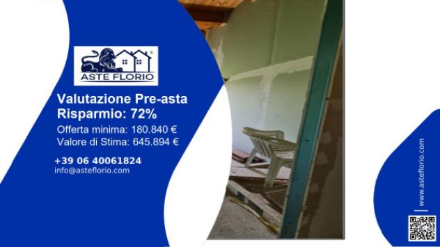 appartamento in vendita a Roma in zona Ostia Antica