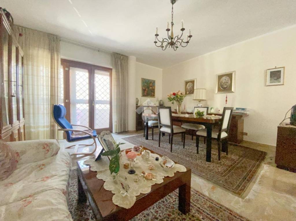appartamento in vendita a Roma in zona Prenestino-Labicano