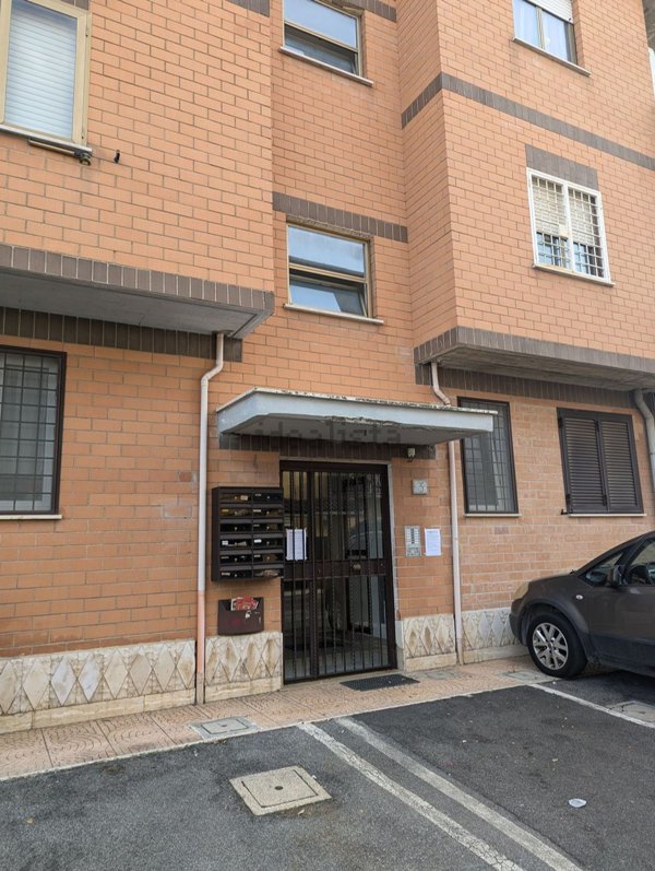 appartamento in vendita a Roma in zona Torre Gaia
