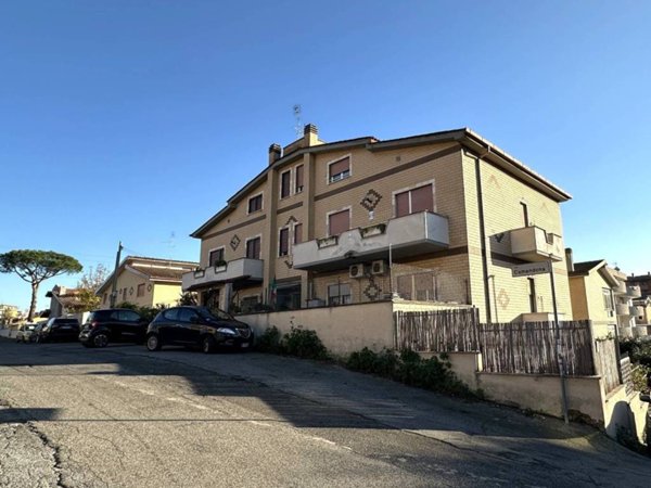 appartamento in vendita a Roma in zona Casalotti