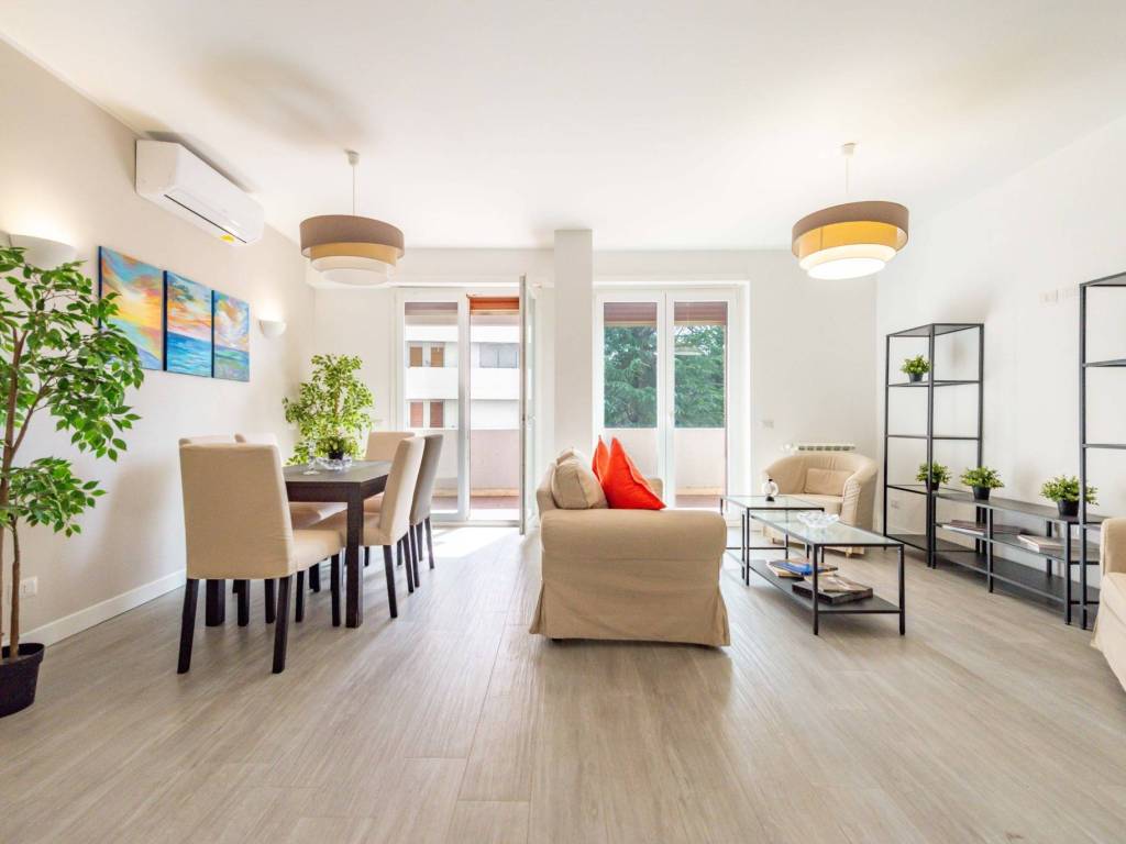 appartamento in vendita a Roma in zona EUR