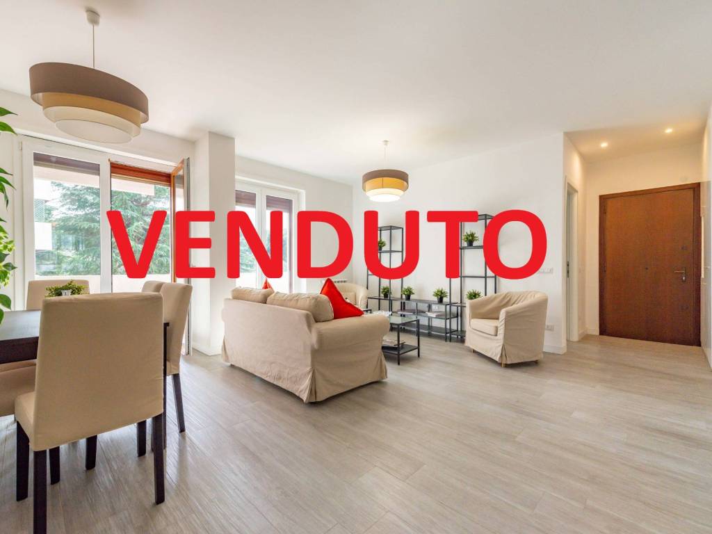 appartamento in vendita a Roma in zona EUR