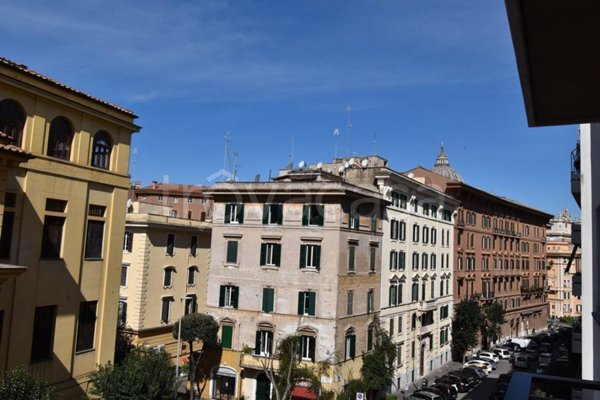 locale commerciale in vendita a Roma in zona Aurelio