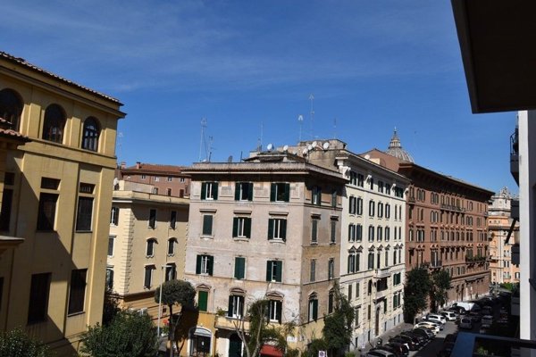 negozio in vendita a Roma in zona Aurelio