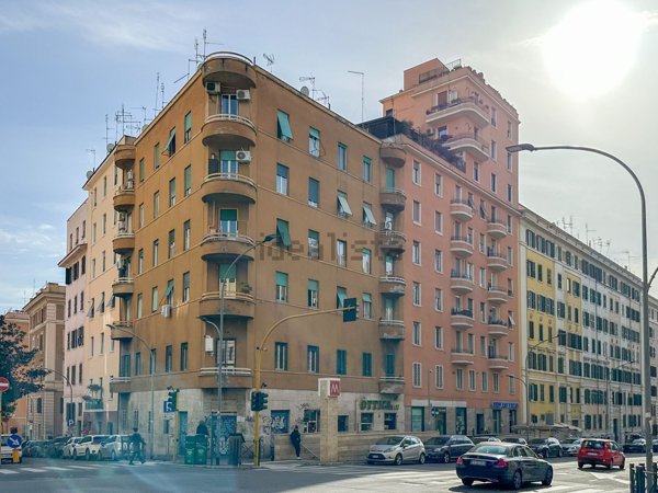 appartamento in vendita a Roma in zona Tuscolano