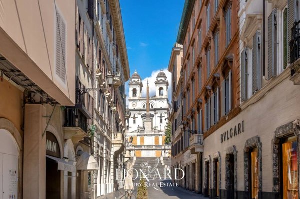 appartamento in vendita a Roma in zona Parione/Sant'Eustachio