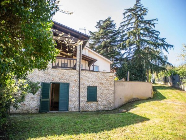 casa indipendente in vendita a Roma in zona Pantan Monastero