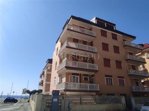 appartamento in vendita a Roma in zona Ostia