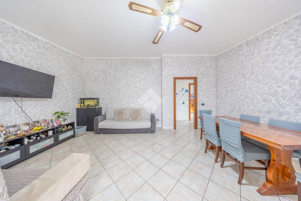 appartamento in vendita a Roma in zona Finocchio