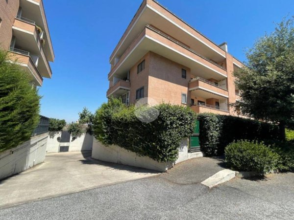 appartamento in vendita a Roma in zona Ponte di Nona
