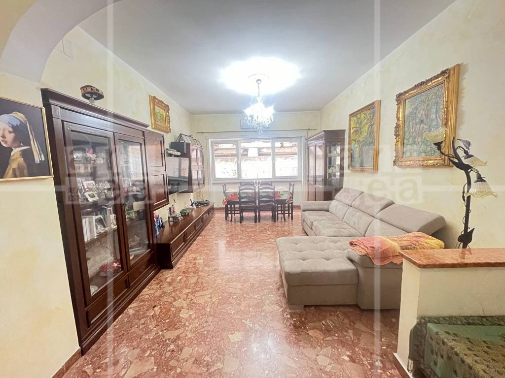 appartamento in vendita a Roma in zona Ardeatino