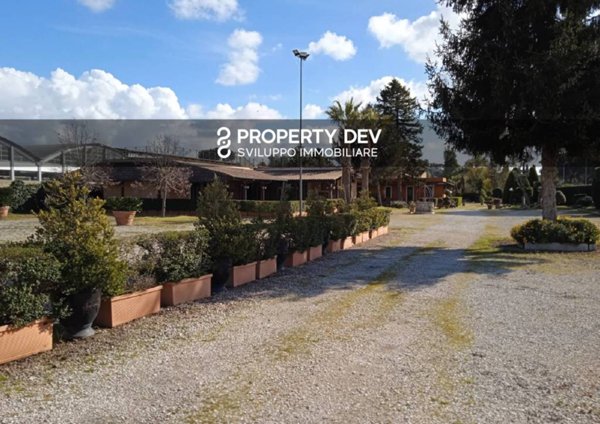 negozio in vendita a Roma in zona Castel di Leva