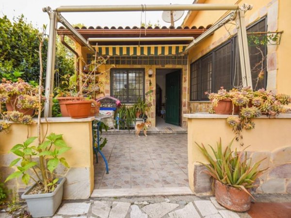 appartamento in vendita a Roma in zona Acilia