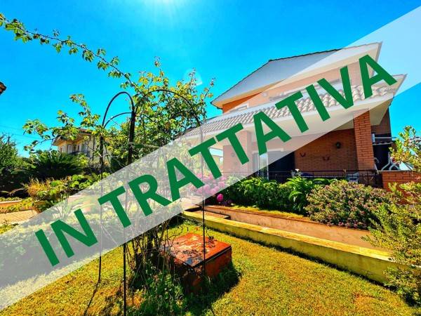 casa indipendente in vendita a Roma in zona Osteria Nuova