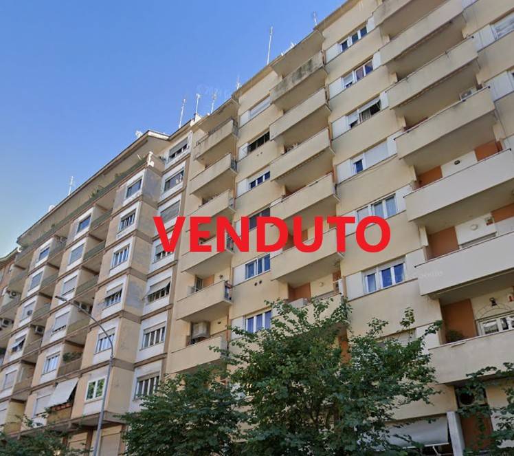appartamento in vendita a Roma in zona Appio Latino