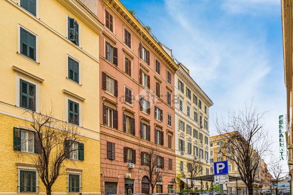 appartamento in vendita a Roma in zona Rione Prati