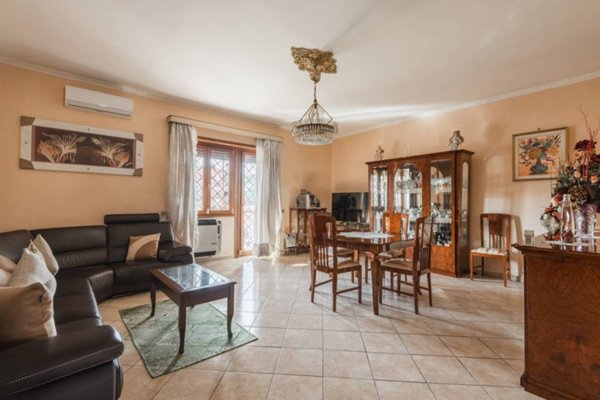 appartamento in vendita a Roma in zona Finocchio