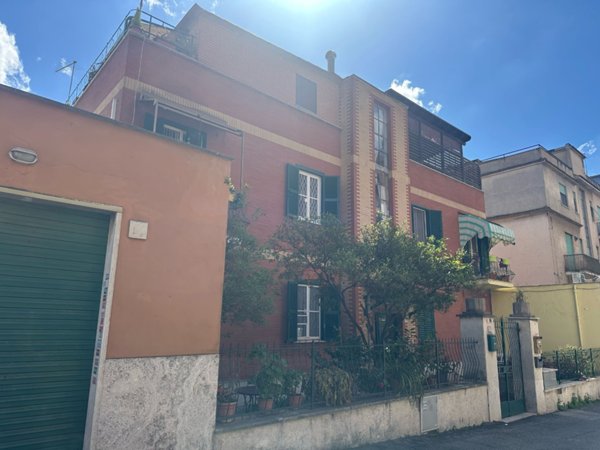 appartamento in vendita a Roma in zona Corviale