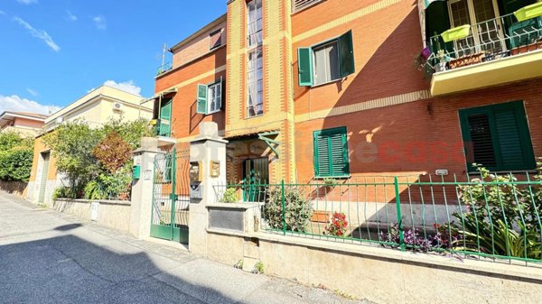 appartamento in vendita a Roma in zona Corviale