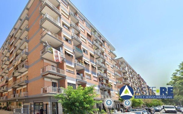 appartamento in vendita a Roma in zona Tuscolano