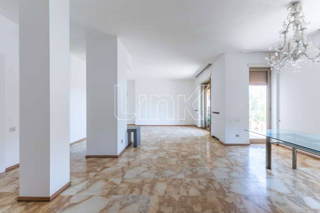 appartamento in vendita a Roma in zona Tor di Quinto