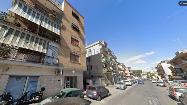 locale commerciale in vendita a Roma in zona Portuense