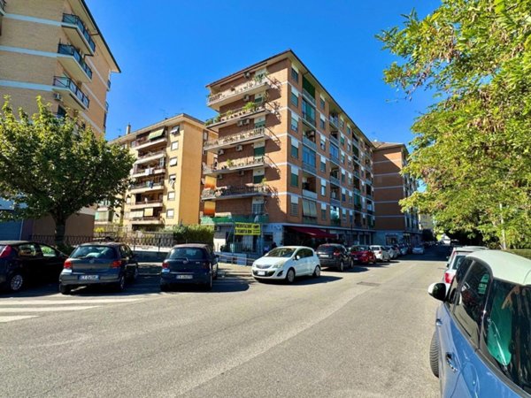 appartamento in vendita a Roma in zona Don Bosco