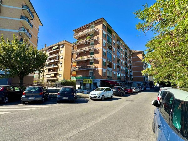 appartamento in vendita a Roma in zona Don Bosco