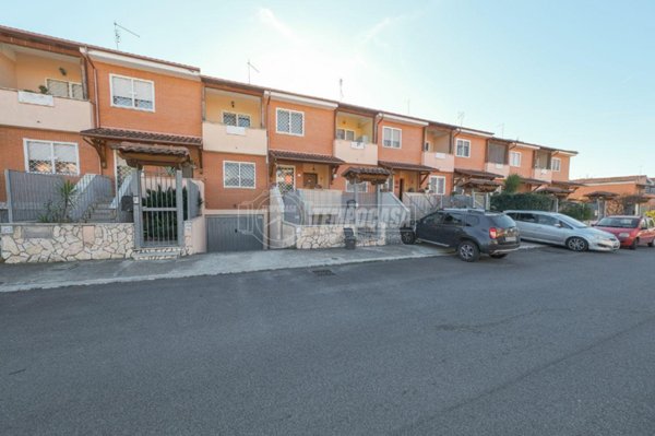 casa indipendente in vendita a Roma in zona Nomentano
