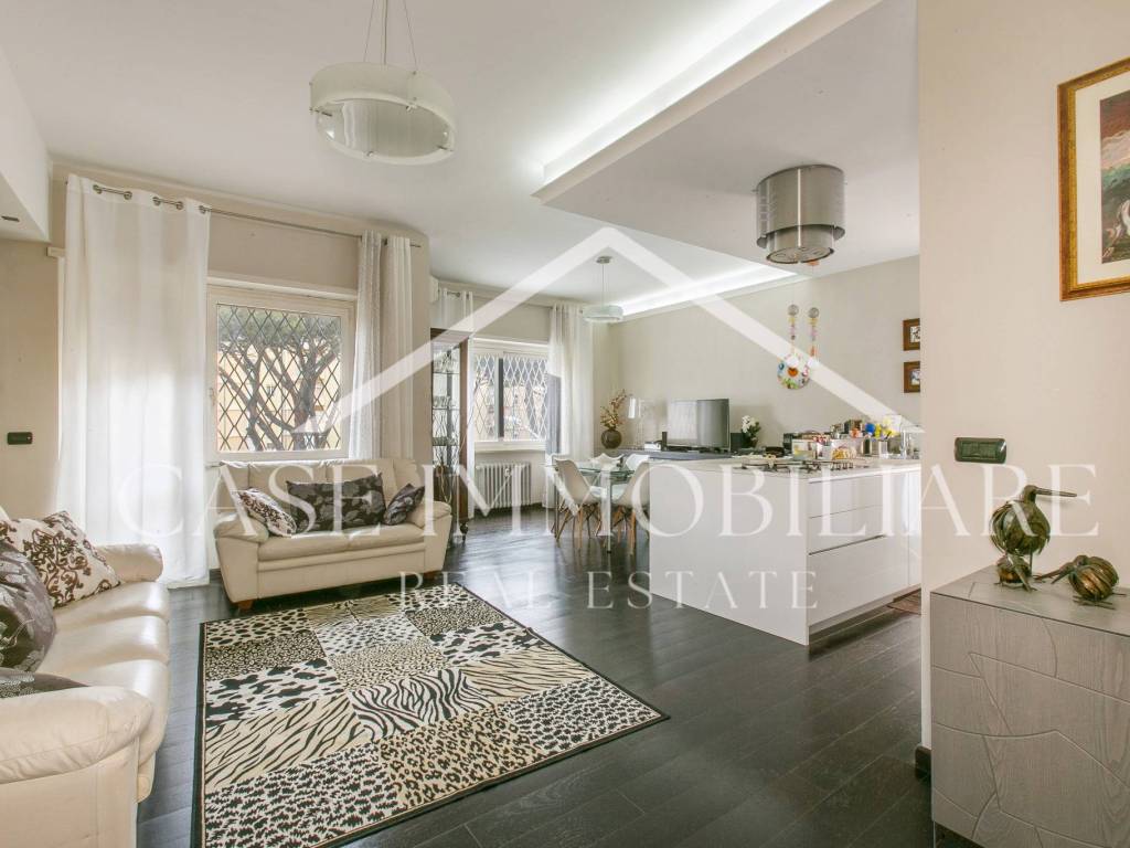 appartamento in vendita a Roma in zona EUR