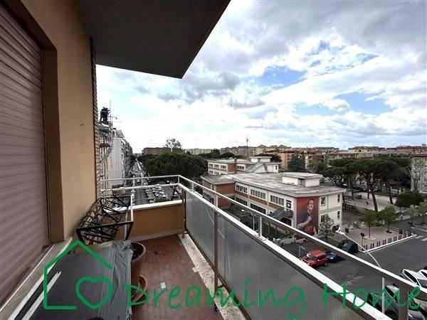 appartamento in vendita a Roma in zona Ardeatino