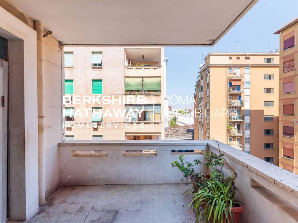 appartamento in vendita a Roma in zona Prenestino-Labicano