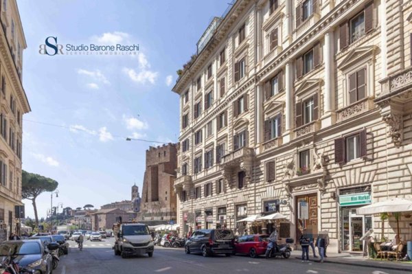 appartamento in vendita a Roma in zona Celio