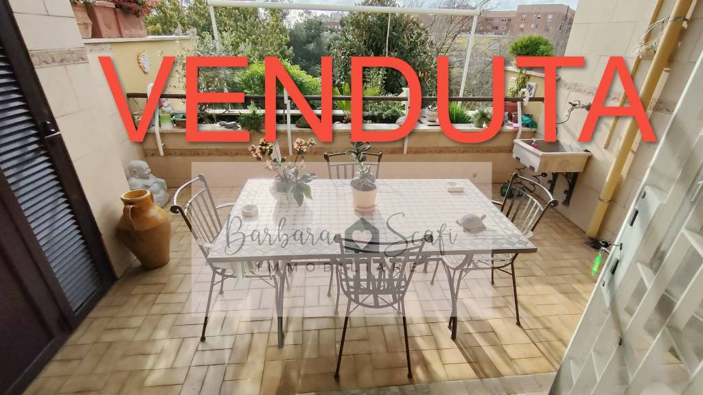 appartamento in vendita a Roma in zona Colle del Sole
