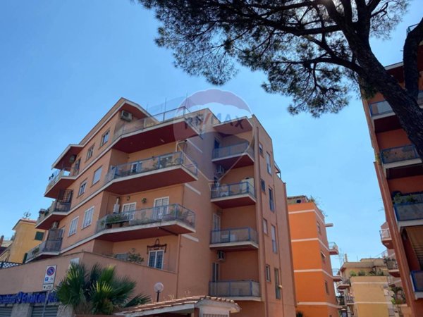 appartamento in vendita a Roma in zona Corviale