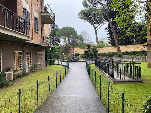appartamento in vendita a Roma in zona Nomentano