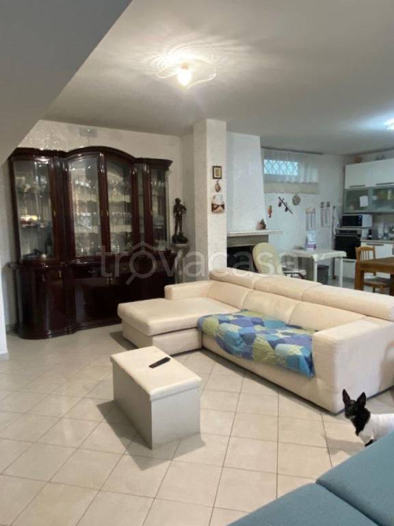 casa indipendente in vendita a Roma in zona Lunghezza