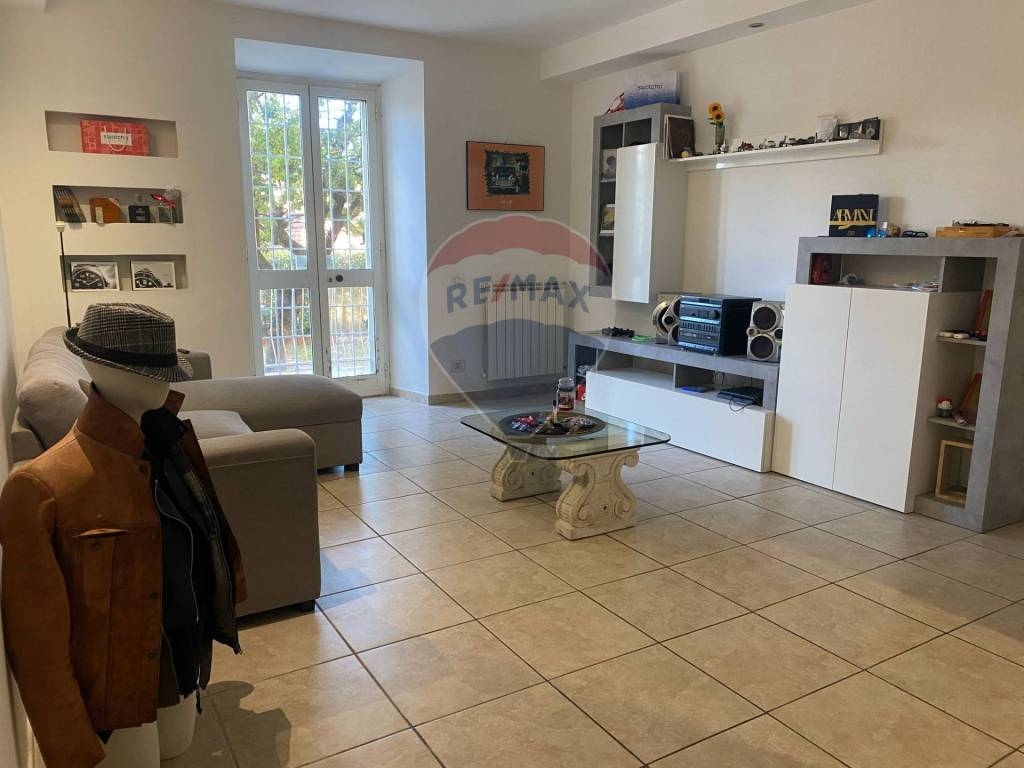 appartamento in vendita a Roma in zona Labaro