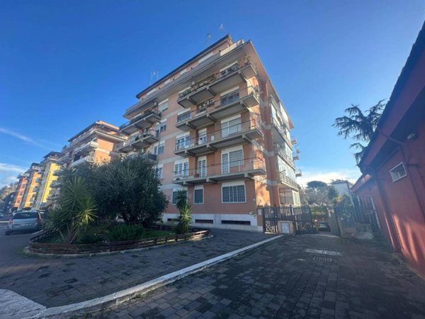 appartamento in vendita a Roma in zona San Basilio