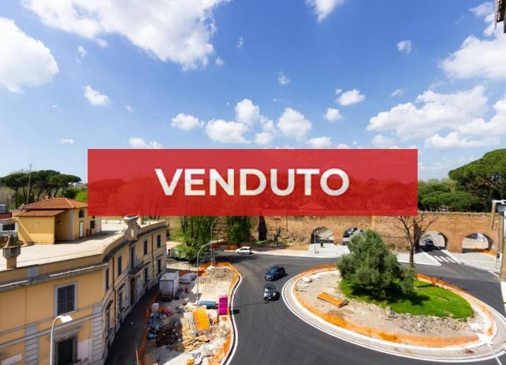 appartamento in vendita a Roma in zona Ostiense