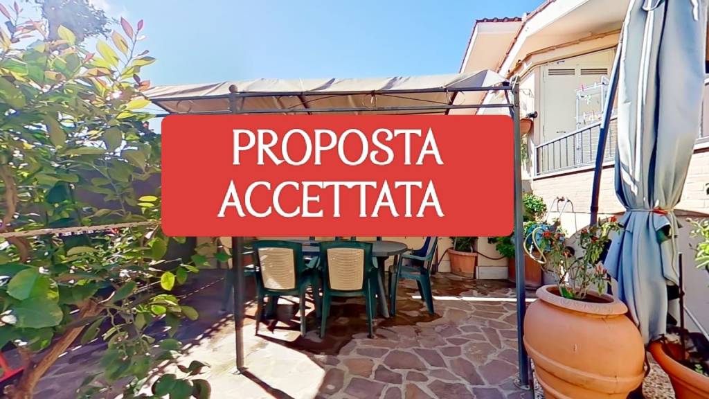 casa indipendente in vendita a Roma in zona Ostia Antica