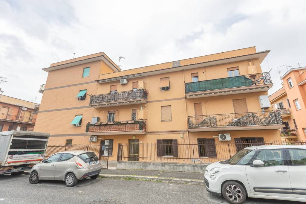 appartamento in vendita a Roma in zona Tor Vergata/Torrenova